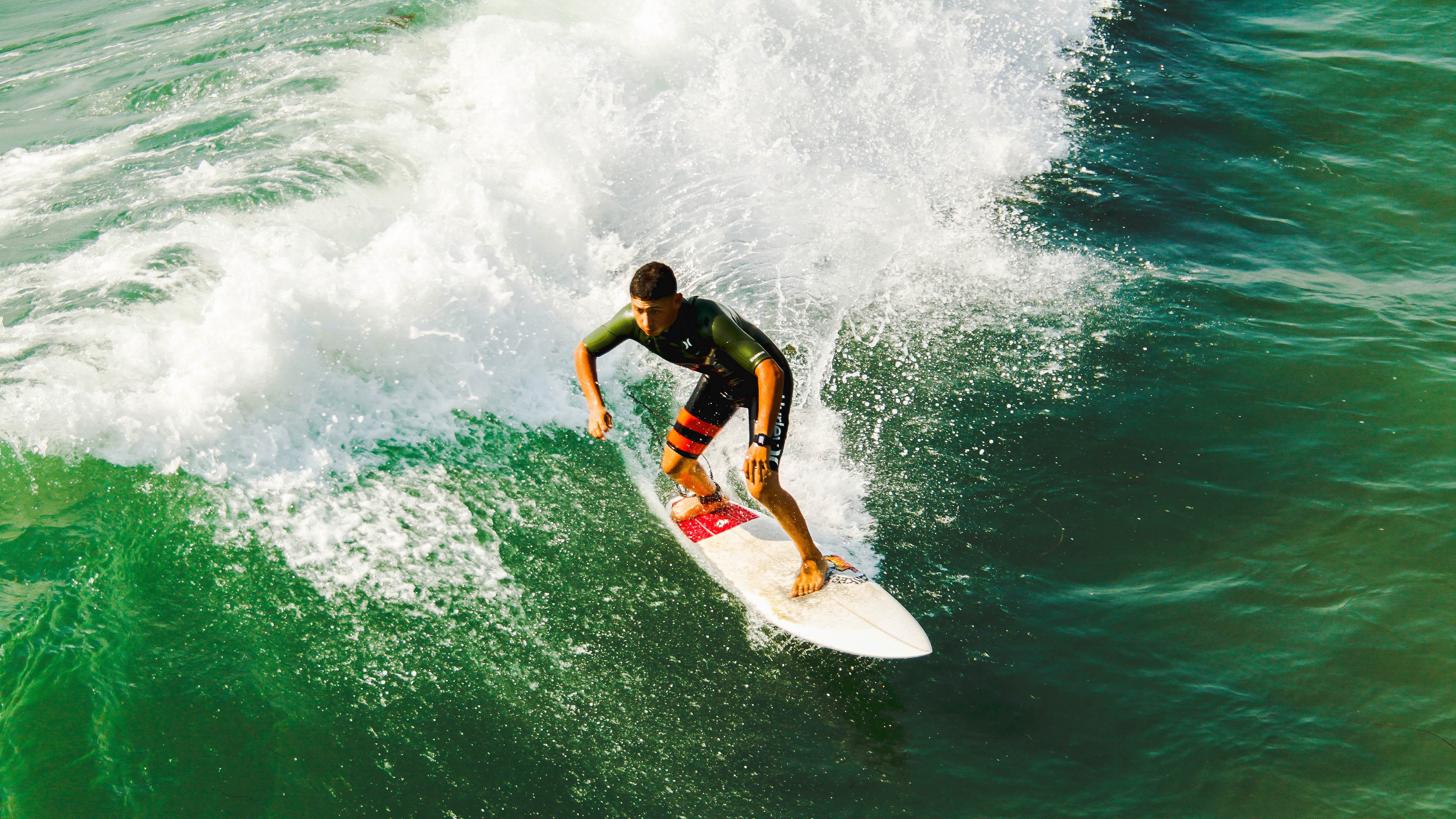 对关键对手拼搏表现凝聚团队士气,关键在队伍